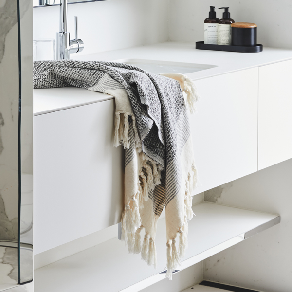 Grey Towel | Hotels Melbourne